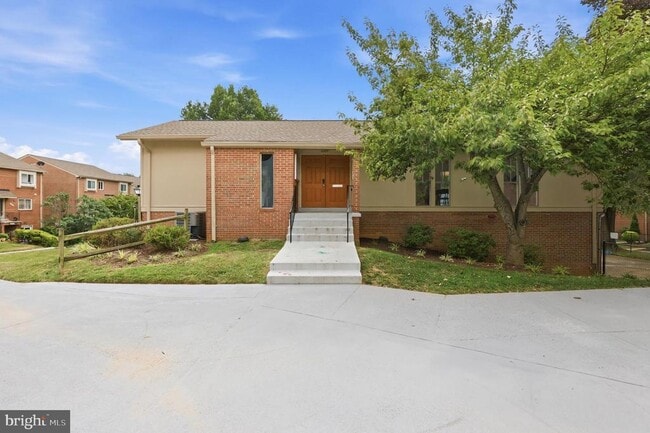 Building Photo - 4533 Logsdon Dr