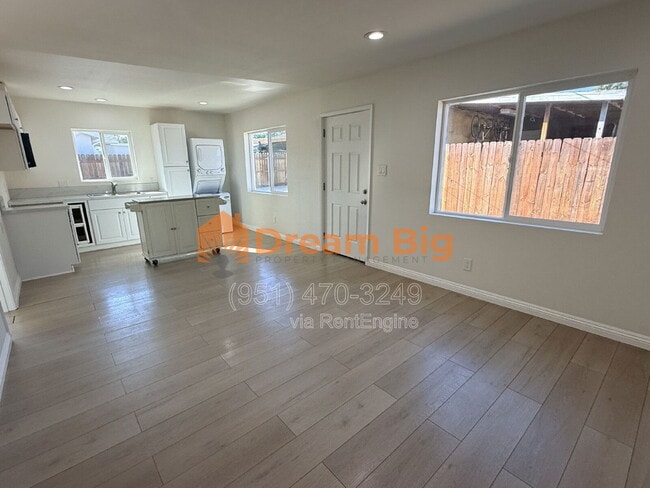 Building Photo - 509 W Lorraine Pl