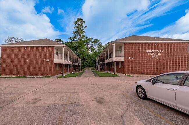Building Photo - 600 Palm St