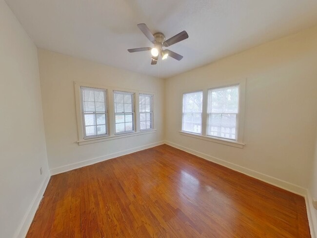 Building Photo - 411 S Poplar St
