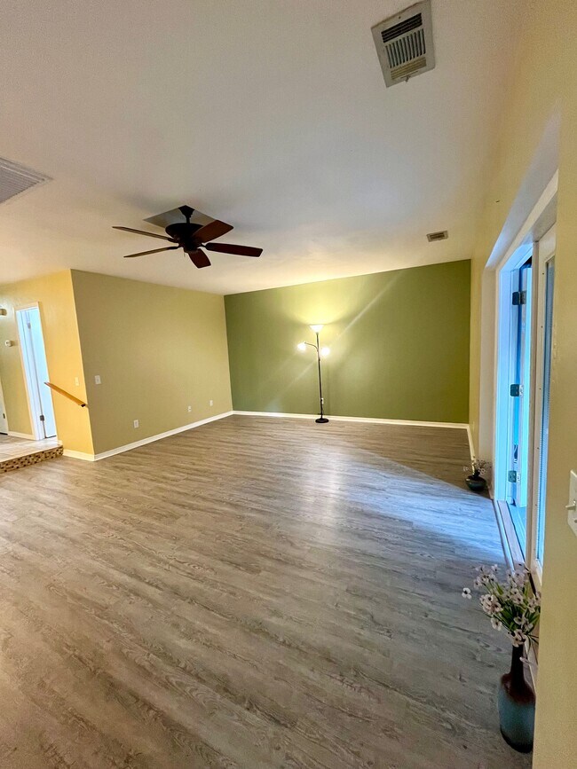 Building Photo - 3417 NW 53rd Ter