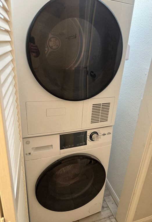 Washer/dryer in unit. - 1880 White Oak Dr. Apt 119