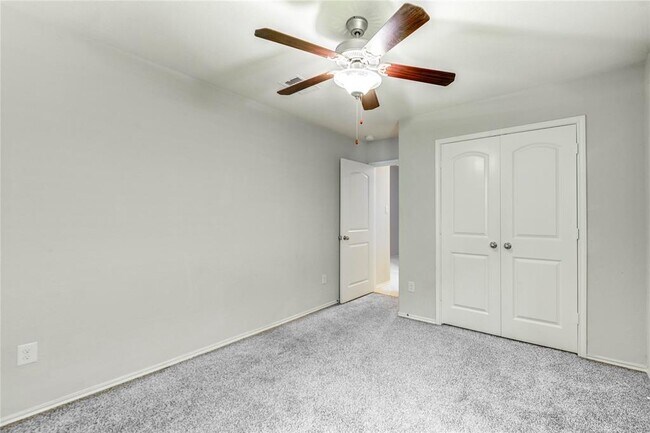 Building Photo - 23815 Rivage Ridge Dr