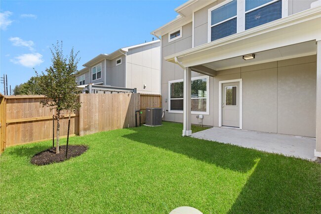 Building Photo - 8119 Danson Ln