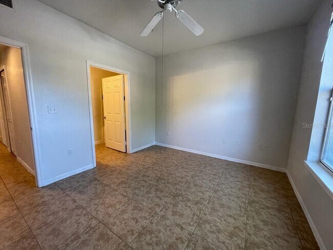 Building Photo - 6033 Westgate Dr