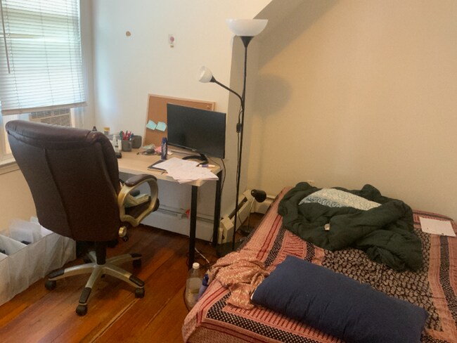 Building Photo - Renovated Beautiful 2BR Near Yale - Science Hill