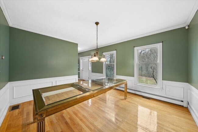 Building Photo - 1 Glenbrook Rd