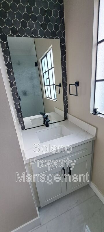 Building Photo - 290 E B St