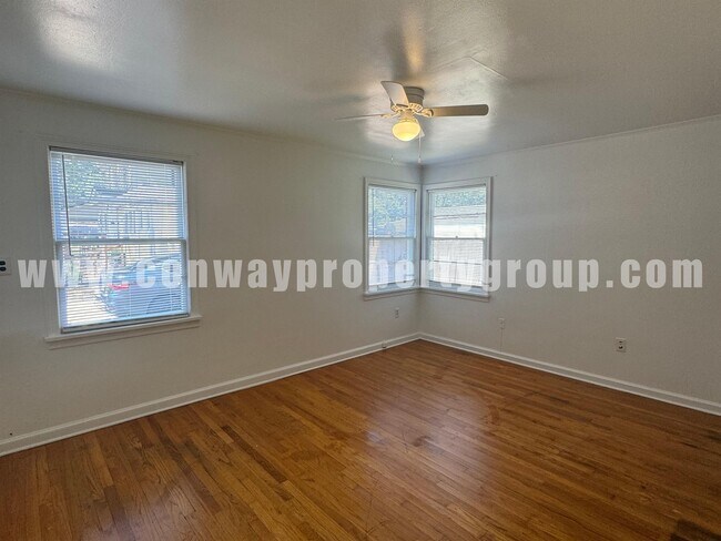 Building Photo - 718 S Donaghey Ave