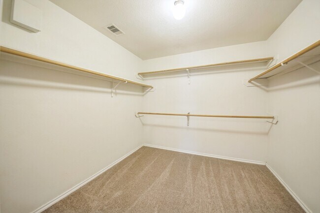 Building Photo - 5751 Wandering Creek Dr