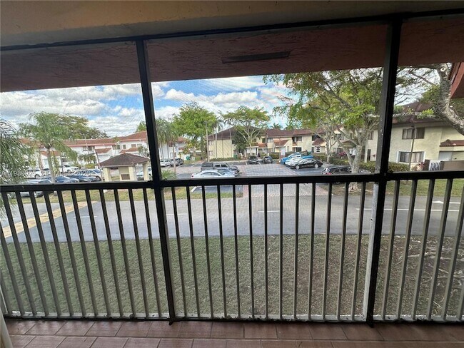 Building Photo - 9702 SW 138th Ave