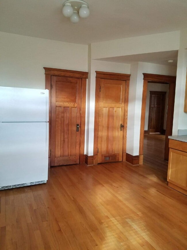 Building Photo - 5798 Pershing Ave