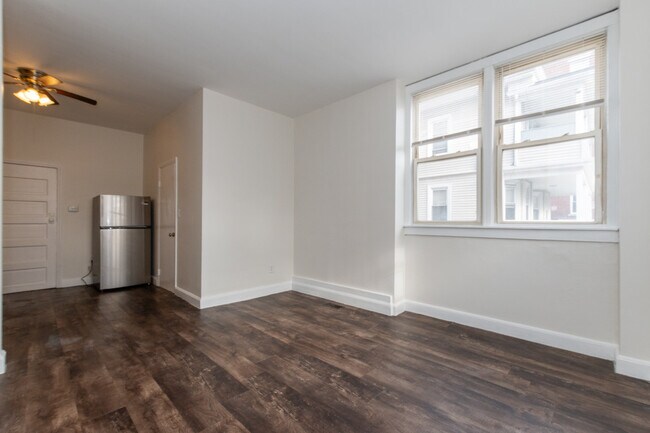 Building Photo - 29 Palmer St