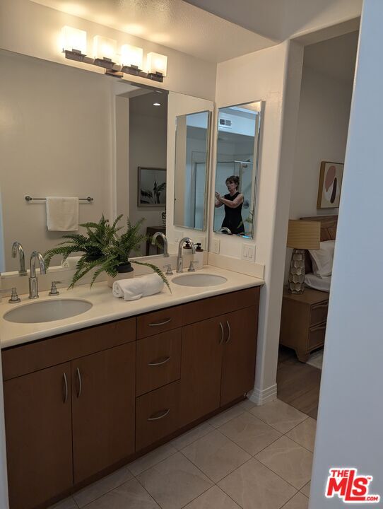 Building Photo - 7100 Playa Vista Dr
