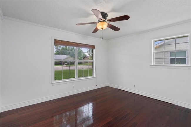 Building Photo - 600 Dove Creek Dr