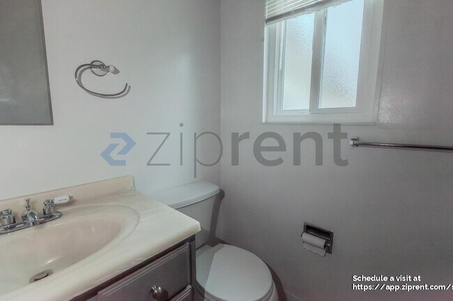 Building Photo - 3040 Blane Way