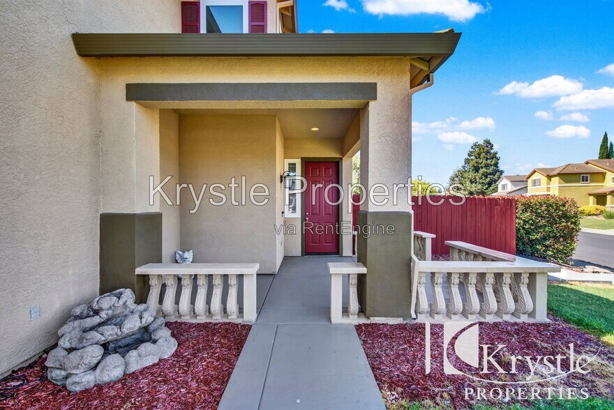 Building Photo - 824 Cedarcrest Dr