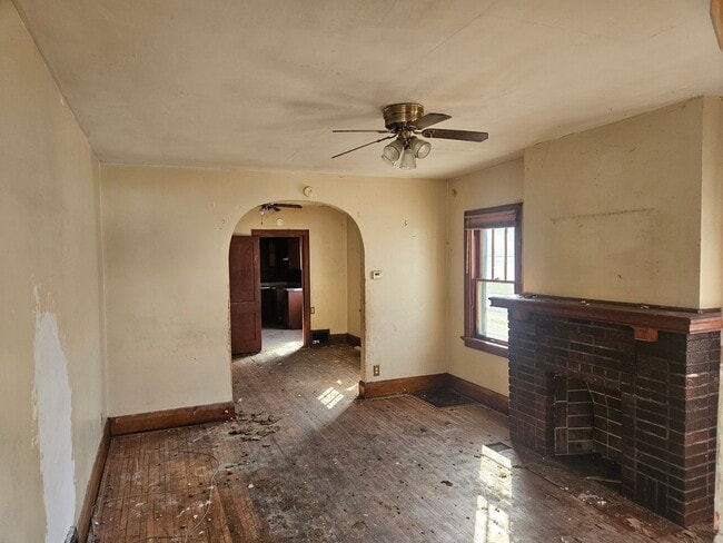 Building Photo - Owner Finance – NO Credit Check! 3 Bed Home – Move In Fast!