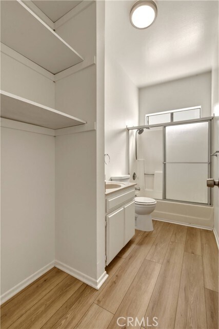 Building Photo - 17312 Chatsworth St