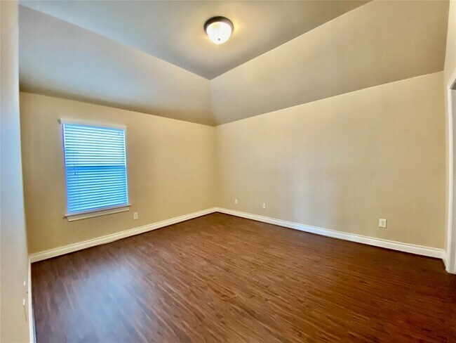 Building Photo - 25503 Lockspur Dr