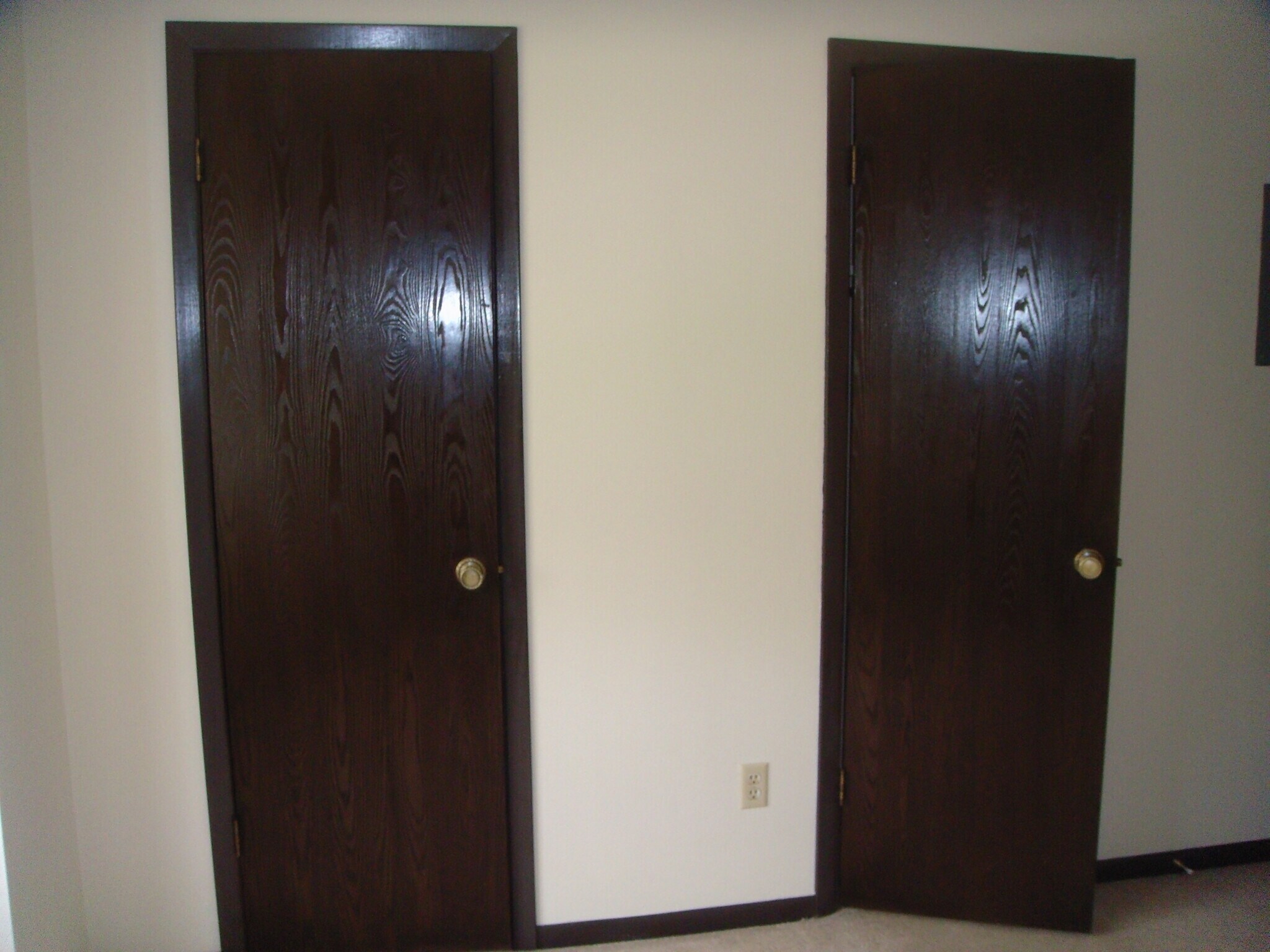 HALLWAY - 27 Woodhill Ct