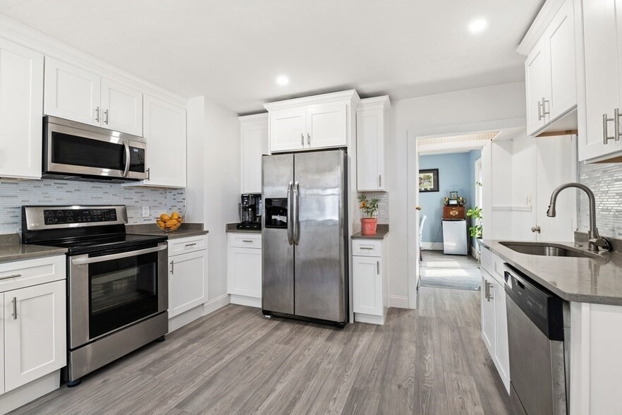 Building Photo - 107 Belle Ave