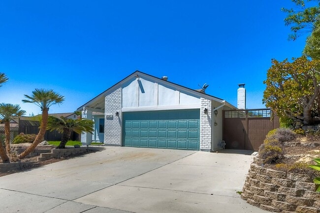 Building Photo - Stunning Single-Level Home