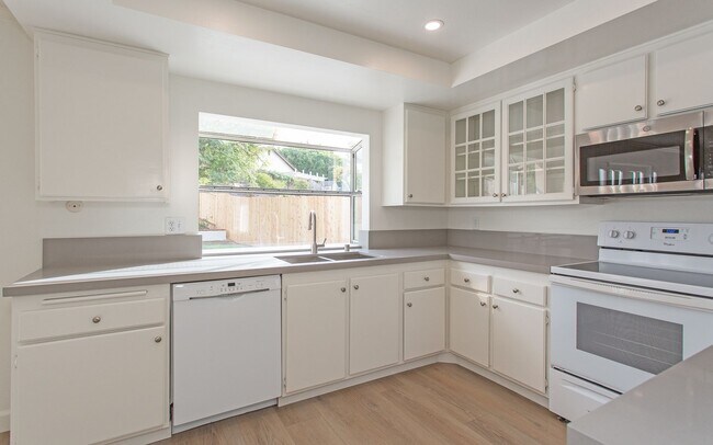 Building Photo - 7960 Represa Cir