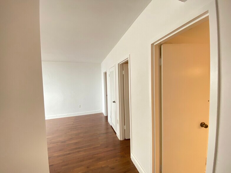 Building Photo - 5825 Collins Ave