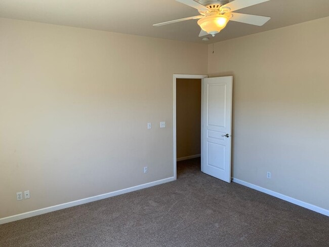 Building Photo - **Sunny Sequim**