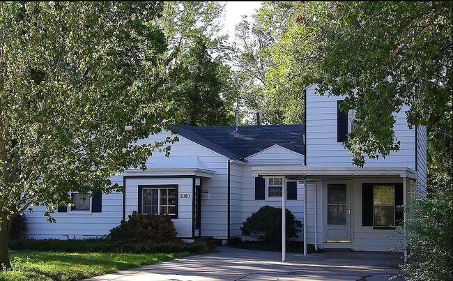 Primary Photo - 1010 W Eufaula St