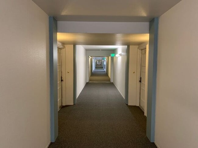 Building Photo - GREAT & SPACIOUS 2BD 2BA FOR LEASE!