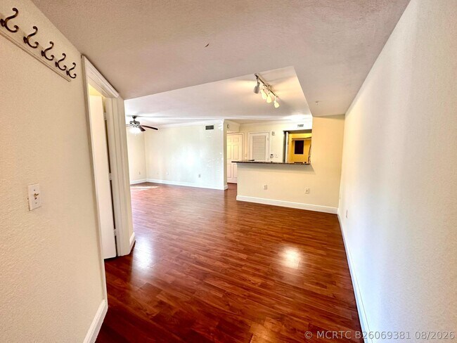 Building Photo - 15135 Michelangelo Blvd