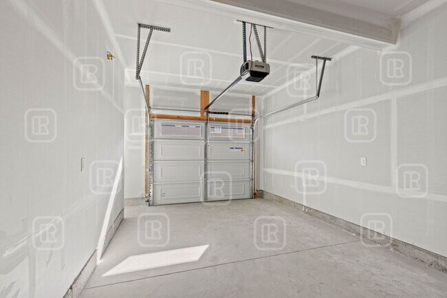 Building Photo - 212 S Woodlawn Rd