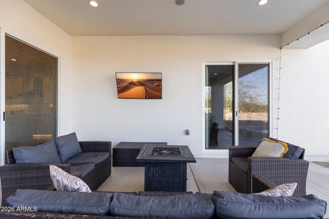 Building Photo - 2252 E South Mountain Ave