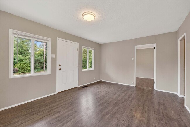 Building Photo - 2 Bedroom Home Backing to Fallen Leaf Park & Trail System in Camas Community