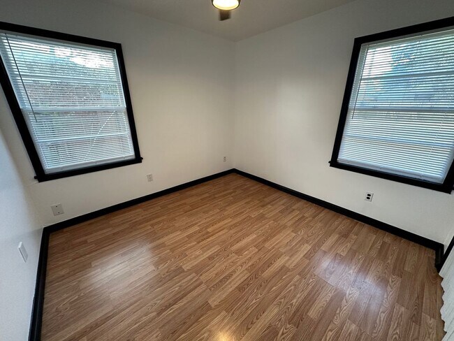 Building Photo - 5513 Alvarado Rd