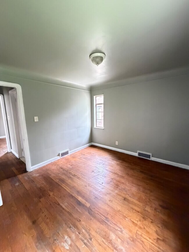 Building Photo - 17928 Chandler Park Dr
