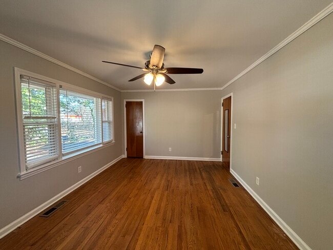 Building Photo - 104 Yancy Dr SE