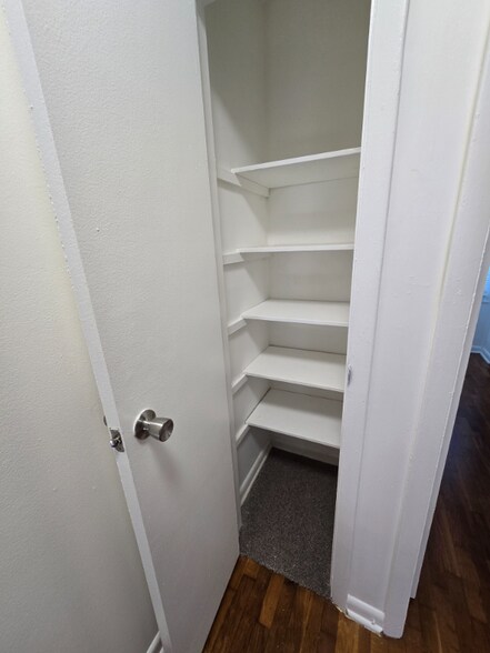 Building Photo - 2650 Wayside Dr