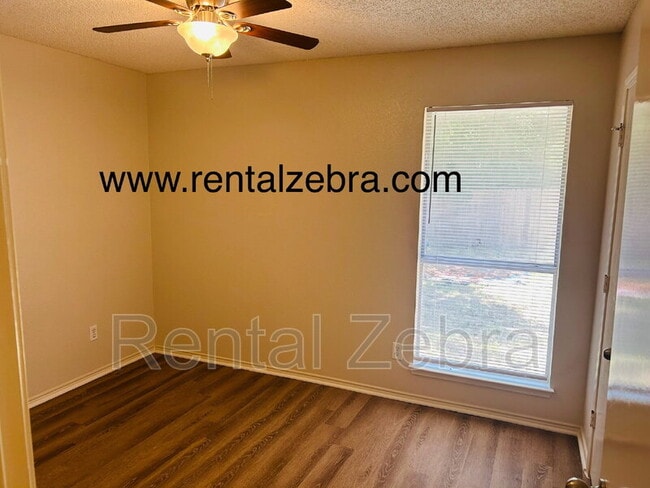 Building Photo - 5641 Springtide Dr
