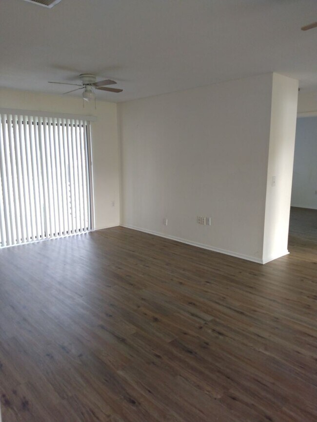 Building Photo - 3 bedroom 2 bathroom Pool House price redu...