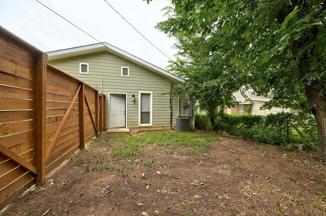 Building Photo - Charming Newly Updated 2 Bed, 2 Bath Home in the Heart of OKC!