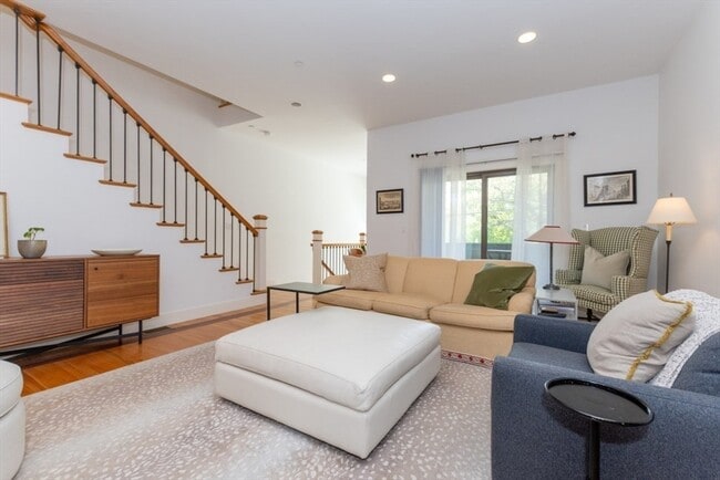 Building Photo - 769 Heath St