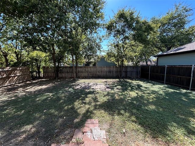 Building Photo - 922 E Dashwood St