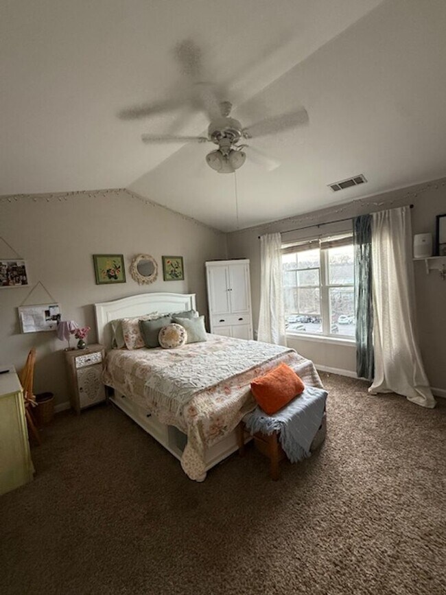 Building Photo - 15-1527 Kisling