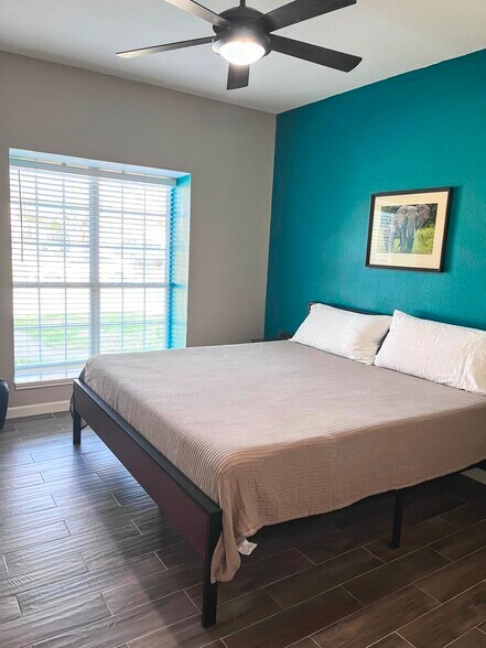 Building Photo - 3430 Ridge Smoke