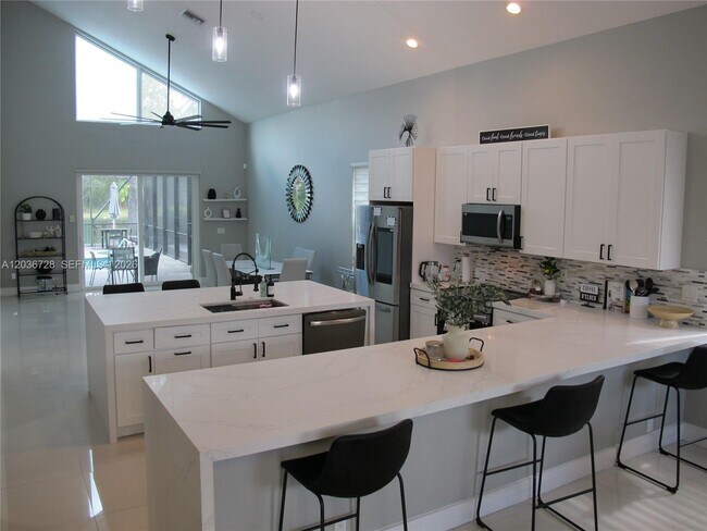 Building Photo - 5285 NW 112th Terrace