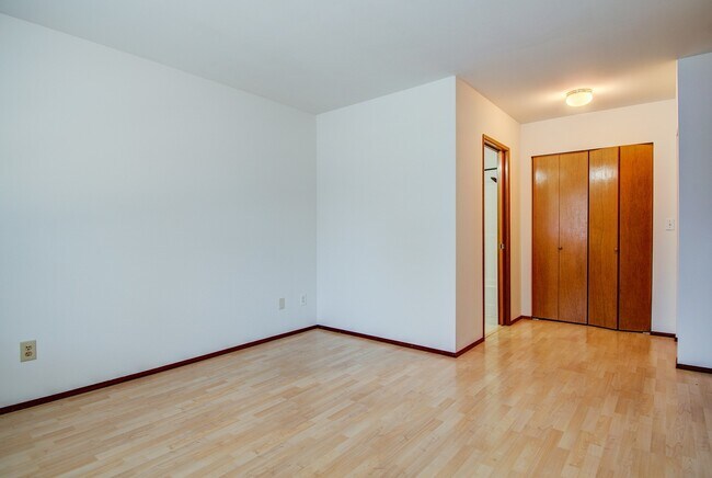 Building Photo - Three-Bedroom Rambler off Ft. Nugent Rd.