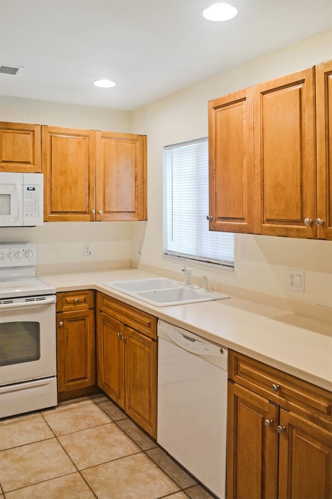 Building Photo - 9410 Ivy Brook Run